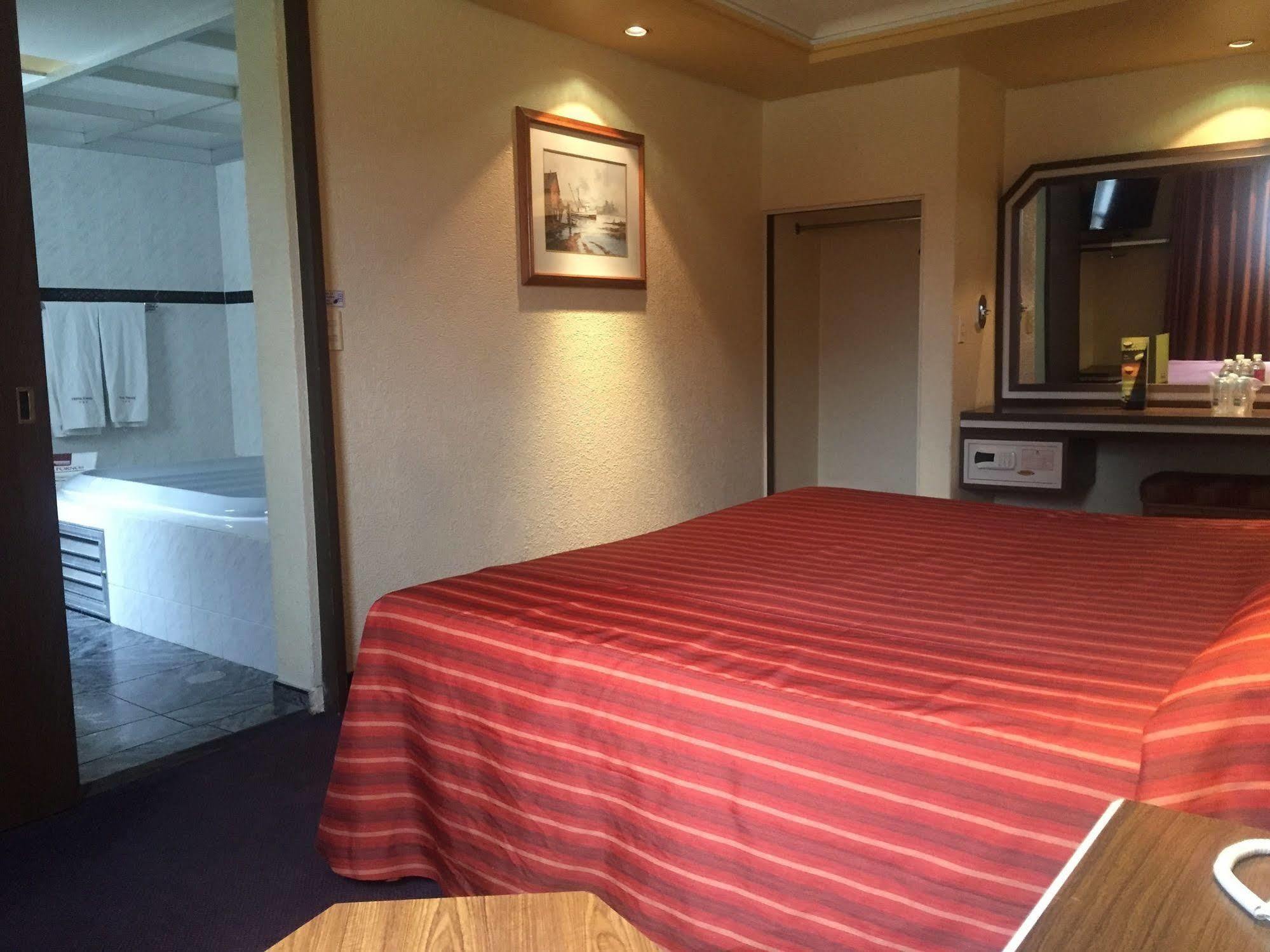 Fornos Hotel Mexico City
